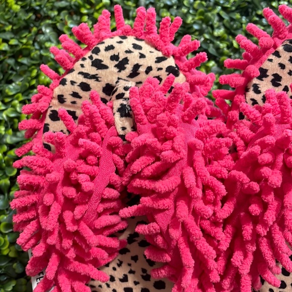 Pink Multi Animal Soft Slippers Size L/XL 7-9 - Picture 2 of 4